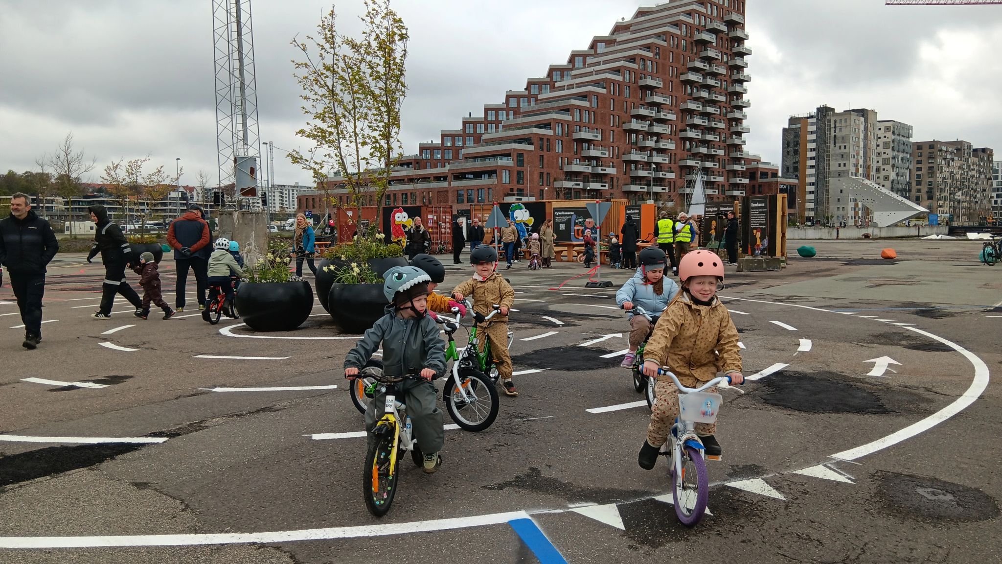 Skoler og børnehaver strømmer til cykellegepladsen i Aarhus